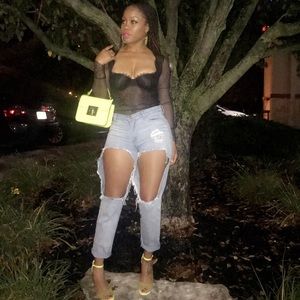 Zoey Distressed Jeans